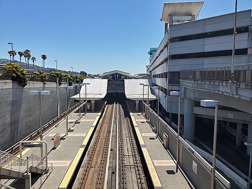 Colma station